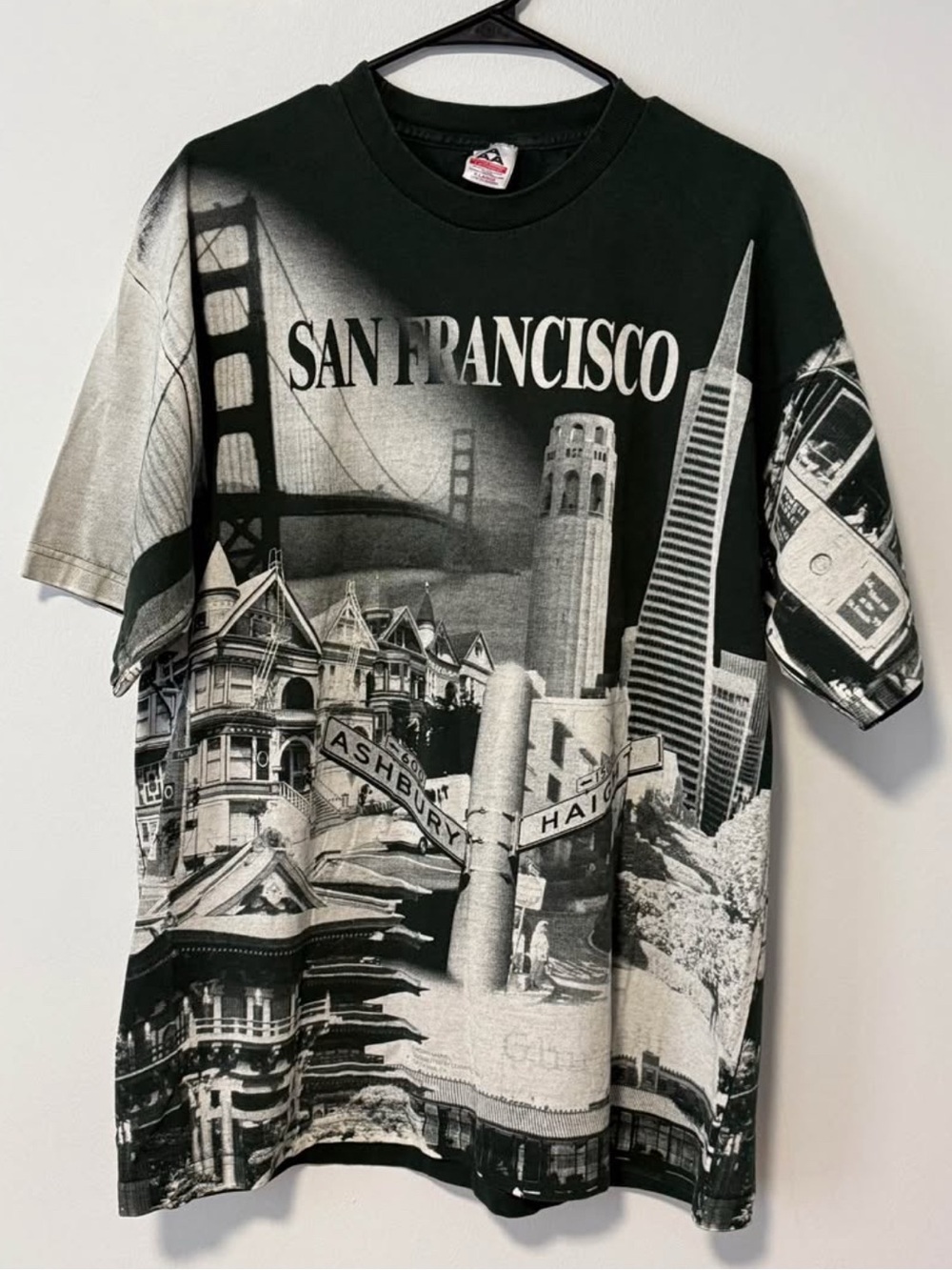 San Francisco Graphic Tee - Black & Gray Cityscape